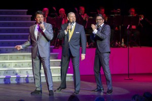 Das legendäre Rat Pack, dargestellt von Mark Adams, Stephen Triffitt und George Daniel Long, bringt den Swing zurück – und vor allem die Erinnerung an den großen Entertainer Frank Sinatra. (Foto: Semmel Concerts)