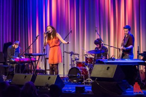 "Looking For Ella", eine junge Band mit Studenten der Musikhochschule, eröffneten den Konzertabend. (Foto: th)