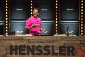 Comedy-Kochen bei der Live-Show "Steffen Henssler tischt auf...!" in der Halle Münsterland. (Foto: th)