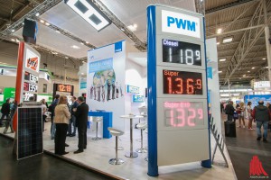 Neue Trends, wie beispielsweise wechselfarbige LED-Anzeigen, wurden der zweitägigen Messe vorgestellt. (Foto: rwe)