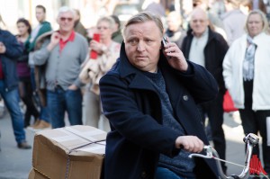 Axel Prahl bei Dreharbeiten auf dem Prinzipalmarkt. (Foto: th)