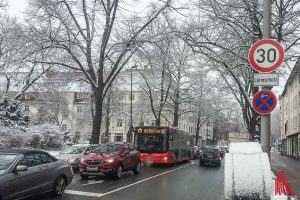 Auch wenn hier sowieso meistens Stau ist: die Geschwindigkeitsbegrenzung gilt nun auch auf der Wolbecker Straße zwischen Hansaplatz und Bremer Straße. (Foto: Thomas Hölscher)