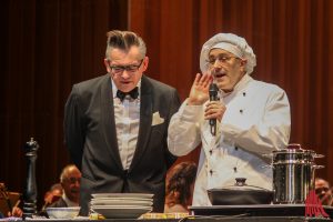 Götz Alsmann (li.) und Fabrizio Ventura beim Neujahrskonzert im Theater. (Foto: bk)