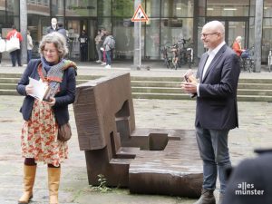 Marion Lohoff-Börger und OB Markus Lewe präsentierten das Lyrikprojekt. (Foto: Ralf Börger)