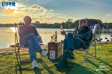 Der Schauspieler Leonard Lansink (r.) im Gespräch mit ALLES MÜNSTER. (Foto: Thomas Hölscher)