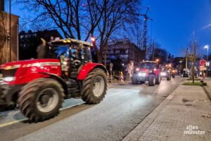 Bereits am Montag rollten unzählige Trecker bei mehreren Demos durch die Stadt. Am Donnerstag sollen es noch mehr werden. (Foto: Jasmin Otman)