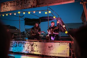 Das Münsteraner Singer-/Songwriter Duo "FRINK" auf der MS Anaconda. (Foto: Yannick Kroll)