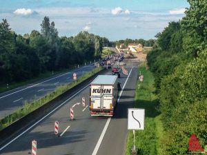 An der Umgehungsstraße wird ab Montag für etwa zwei Wochen nach Blindgängern gesucht. (Foto: th)