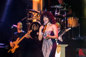 Belinda Davids ähnelt nicht nur optisch der Pop-Diva Whitney Houston. (Foto: cf)