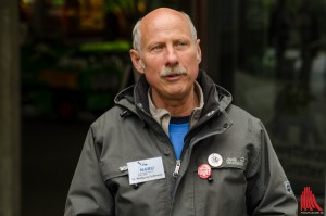 Wolfgang Gettmann setzt sich auch im Ruhestand mit Herzblut für Tiere ein. (Foto: th)